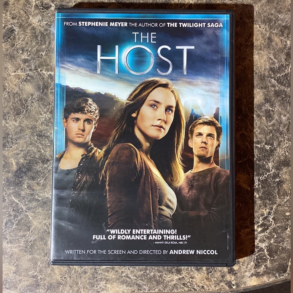 4/$10 item🤑 The Host DVD, from the author of the Twilight Saga